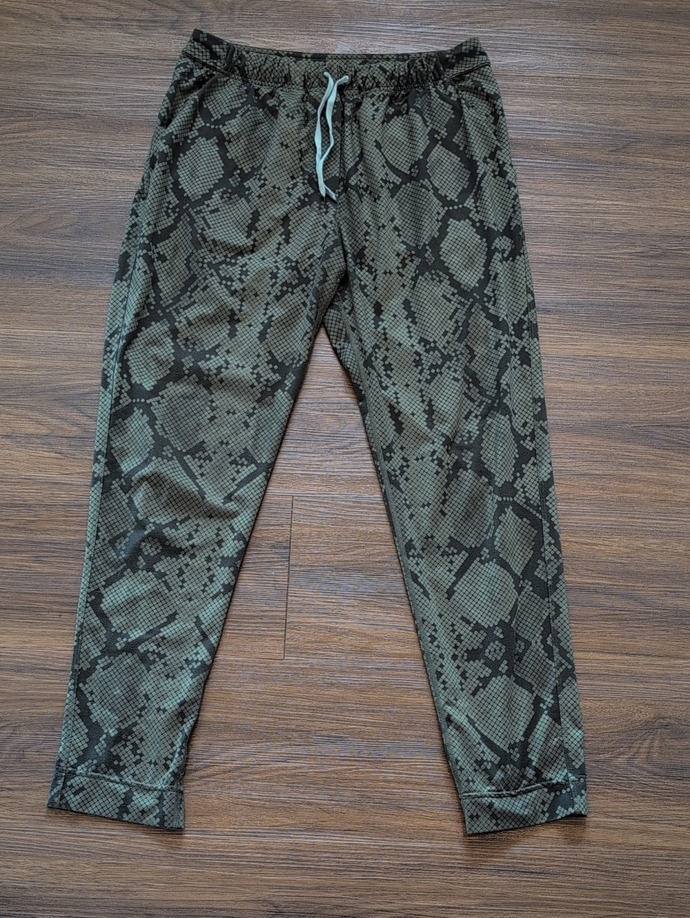 Lululemon Jet Crop Slim Snake